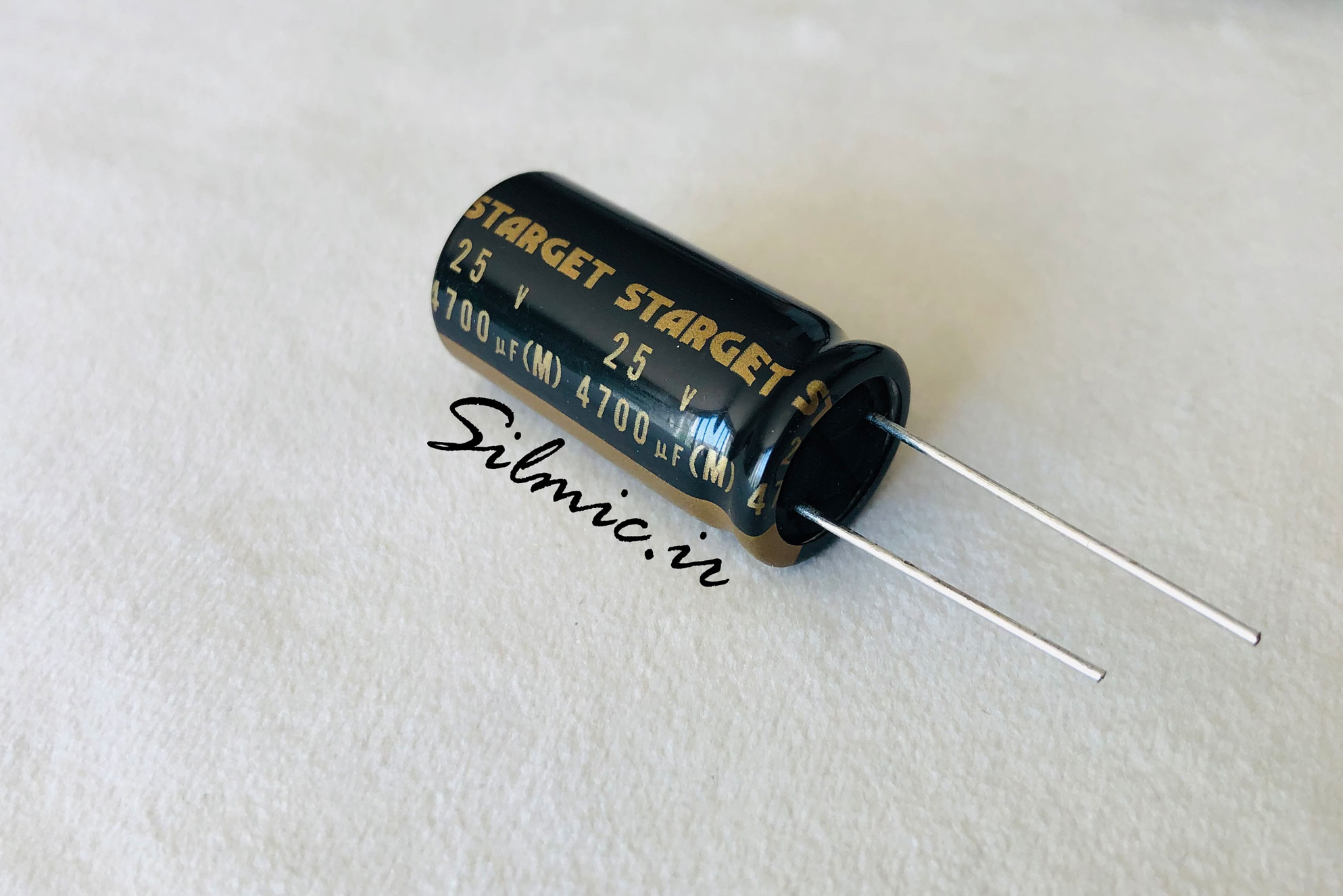 خازن تاپ گرید 4700 میکرو فاراد 25 ولت ELNA ژاپن سری STARGET(ROD)