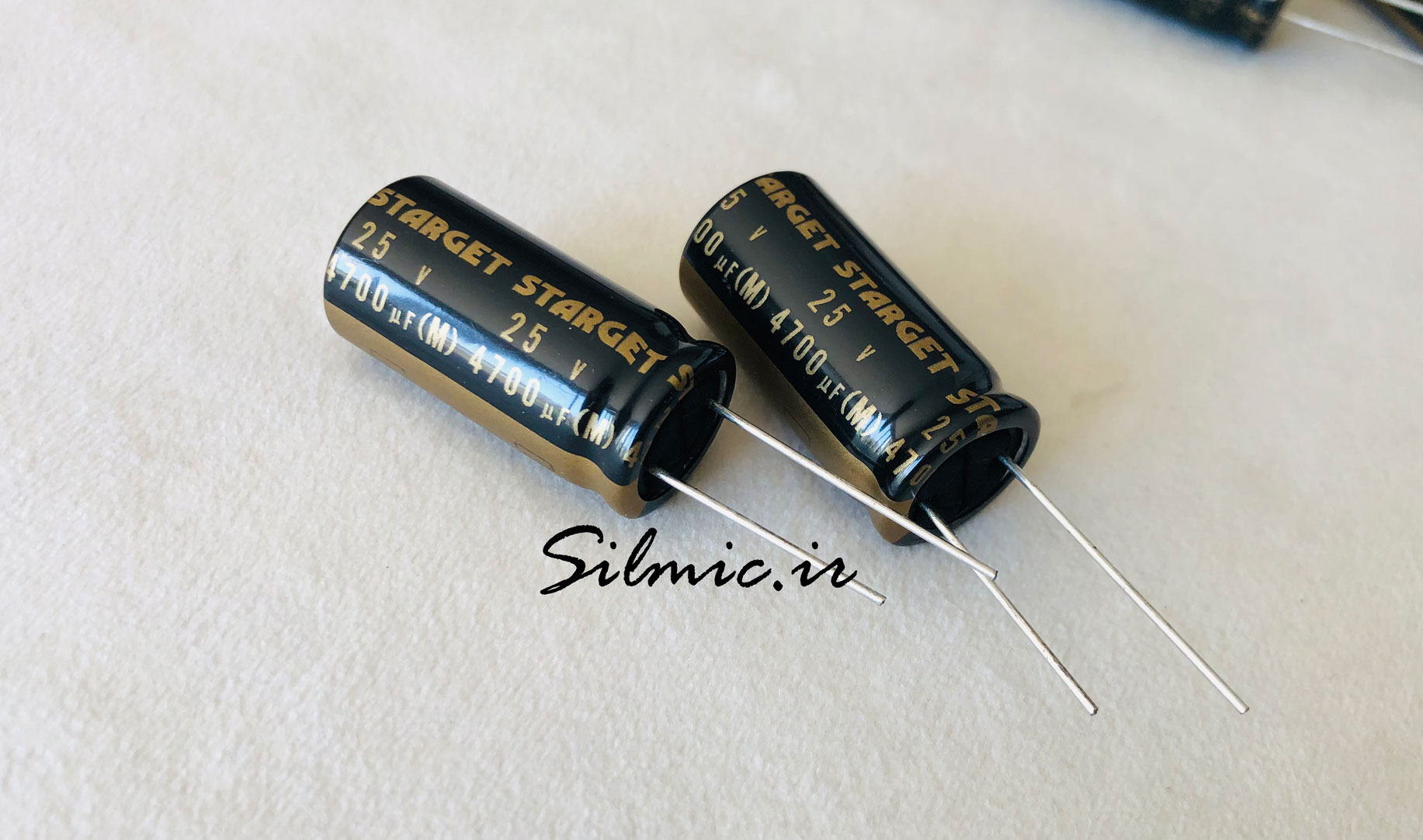 خازن تاپ گرید 4700 میکرو فاراد 25 ولت ELNA ژاپن سری STARGET(ROD)